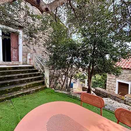 Charmante Maison Avec Vue Ideale Pour 4 Personnes Sartène