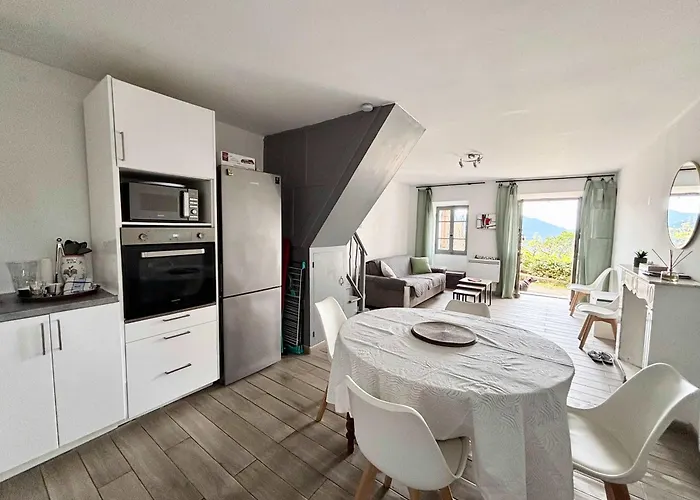 Holiday home Charmante Maison Avec Vue Ideale Pour 4 Personnes *